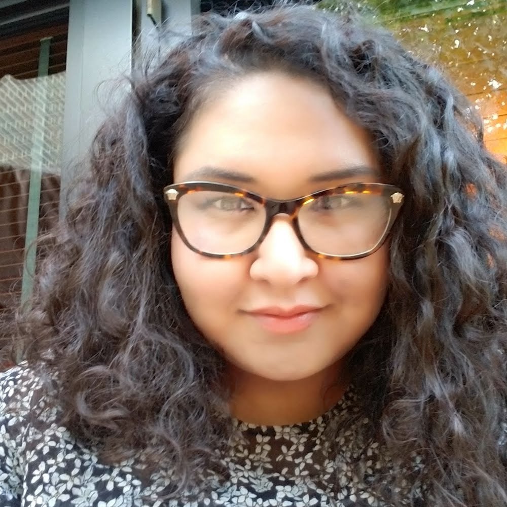 Meet your Posher, Mona